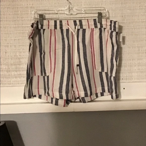 Time and Tru Women’s Blend Linen Shorts - Picture 2 of 6